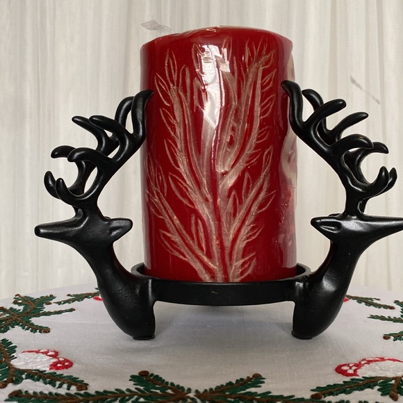 Pier 1 Noël red apple/cinnamon pilar candle! Carved! Moose heads candle holder! - Picture 1 of 16